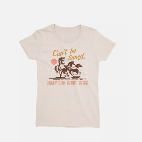 NWT Women's Country Can't Be Tamed Short Sleeve T-Shirt - Size Medium - Picture 1 of 5